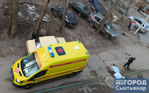 В Сыктывкаре мужчина разбился насмерть