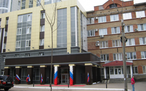 В Сыктывкаре несовершеннолетнюю сироту обязали отдать кредит родителей