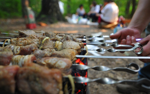 Врач рассказала, как наладить питание после майских праздников