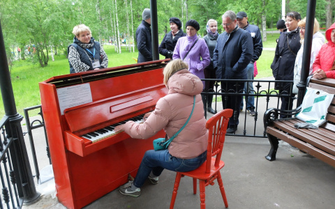 В Сыктывкарский парк вернется красное фортепиано