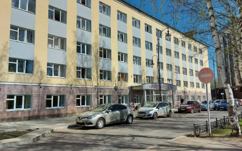 Возле школ в Сыктывкаре начали дежурить стражи порядка