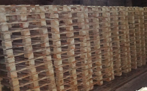 Осужденные Коми сделают 4 тысячи поддонов на миллион рублей