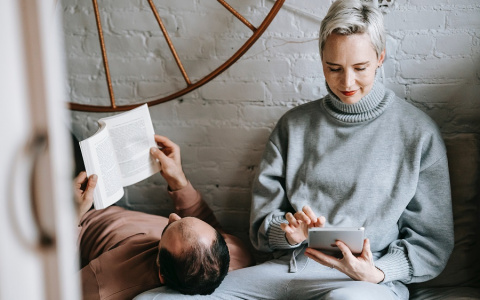 В Коми мужчины читают на смартфонах больше женщин