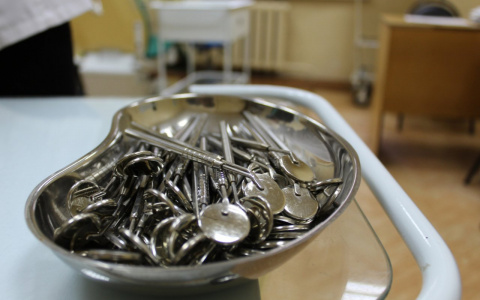 «Полная антисанитария и огромные очереди!»: беременная сыктывкарка в шоке от работы детской стоматалогии