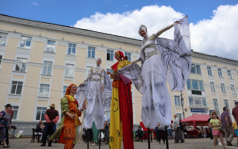 Фоторепортаж: как празднуют День города на Стефановской площади в Сыктывкаре