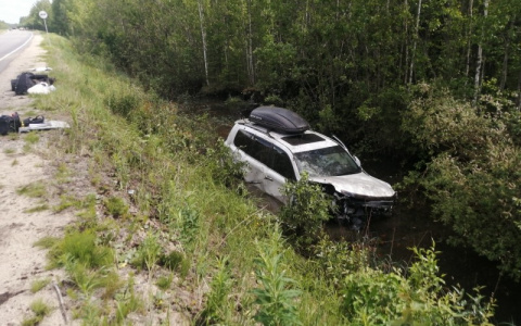В Коми водитель Geely столкнулся с «Лексусом», пострадали четверо