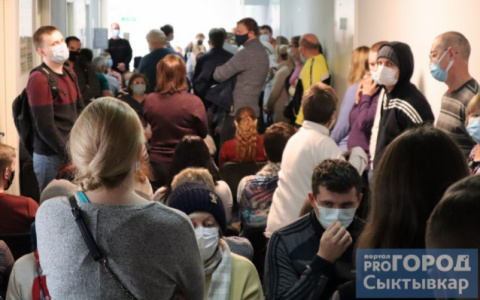 Эксперт назвал разницу в антителах после COVID-19 и вакцины от него