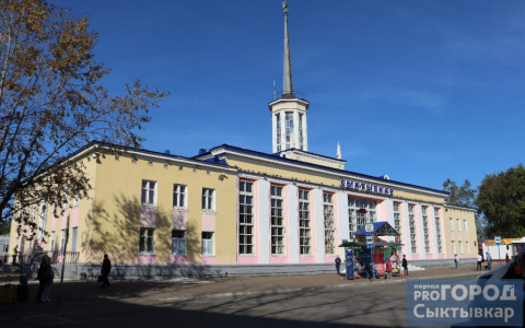 В Сыктывкаре продлили работу пункта вакцинации на вокзале