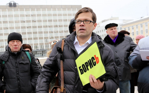 СМИ: у сыктывкарского правозащитника Эрнеста Мезака проходят обыски по уголовному делу