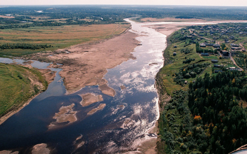 Печора временно перестанет быть судоходной: уровень воды падает