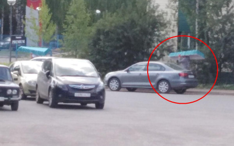 «Экономят на транспорте»: гробы в сыктывкарский морг носят прямо по улицам