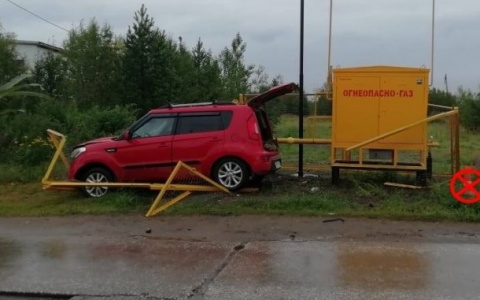 Житель Коми протаранил ограждение и погиб