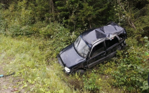 Под Сыктывкаром столкнулись BMW и Chevrolet Niva: есть пострадавшие