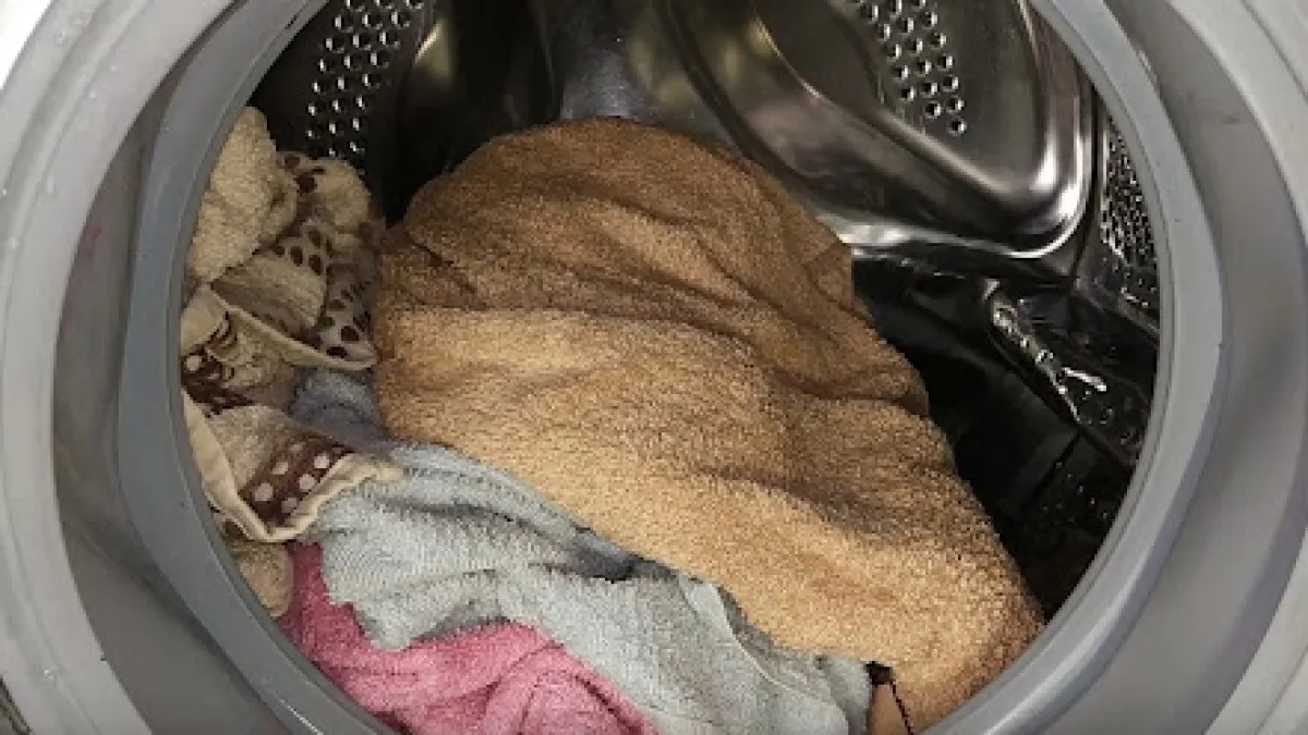 Всю жизнь стираем неправильно: вот что нужно добавить в барабан - лучше отбеливателя