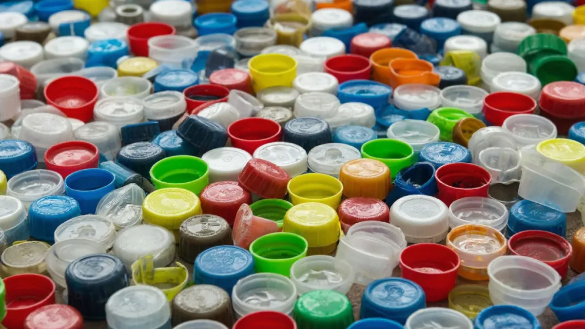 Крышки от пластиковых бутылок берегу пуще золота: вот что из них делаю — порядок в доме теперь обеспечен