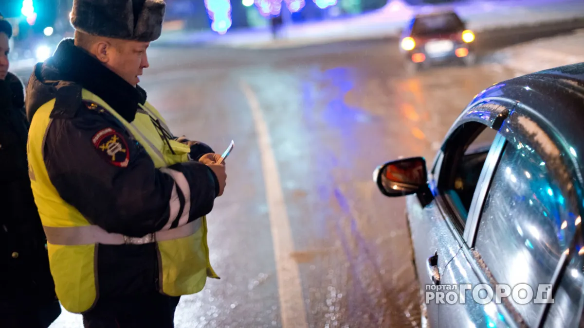 Инспектор просит разблокировать телефон: как грамотно ответить и не нарушить закон