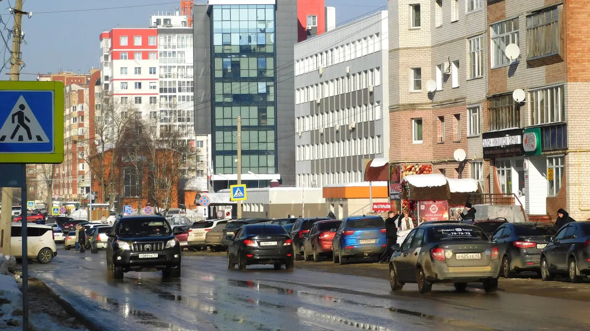 Нужно ли включать поворотник на изгибе главной дороги