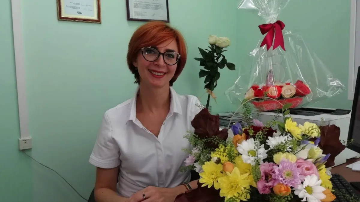 “Они в шутку называют меня волшебницей”: история сыктывкарского невролога, который лечит словом и мечтает о новых препаратах для пациентов