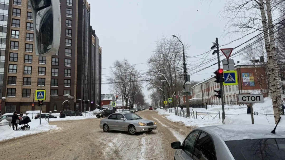 В Сыктывкаре ребенок выбежал на дорогу и попал под колеса авто 