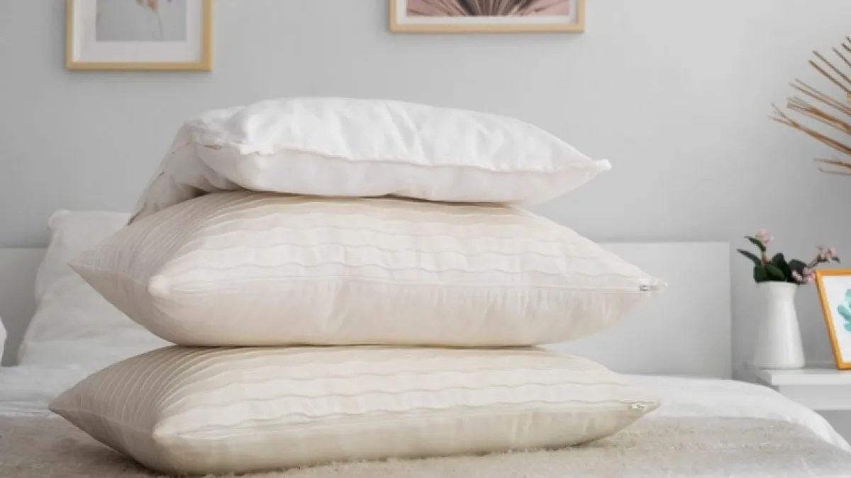В них нашли пыль и клещей: ни одна из подушек 17 брендов не прошла проверку Роскачества