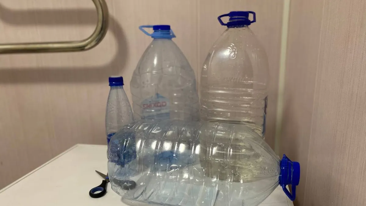 Донышки от пластиковых бутылок берегу пуще золота: вот что из них делаю — порядок в доме теперь обеспечен