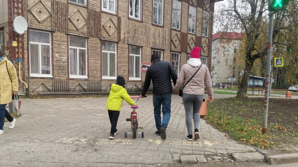 Будут одиноки до самой старости: список женских имен, которые так и не найдут свою любовь