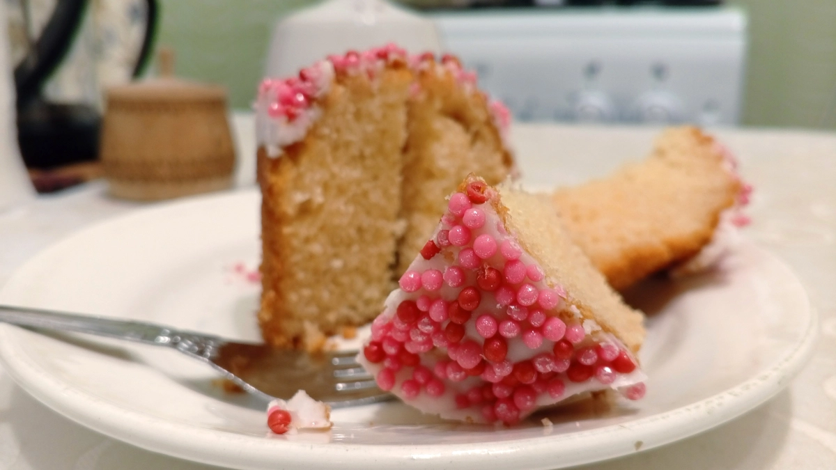 Пасхальная коллекция в "Магните": куличи, посыпки и красители для яиц — обзор новинок к празднику