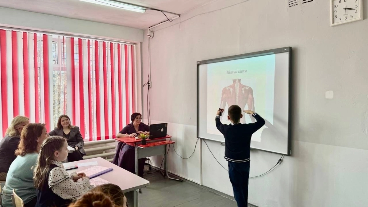 В Сыктывкаре школьники представили 50 исследовательских книг о математике