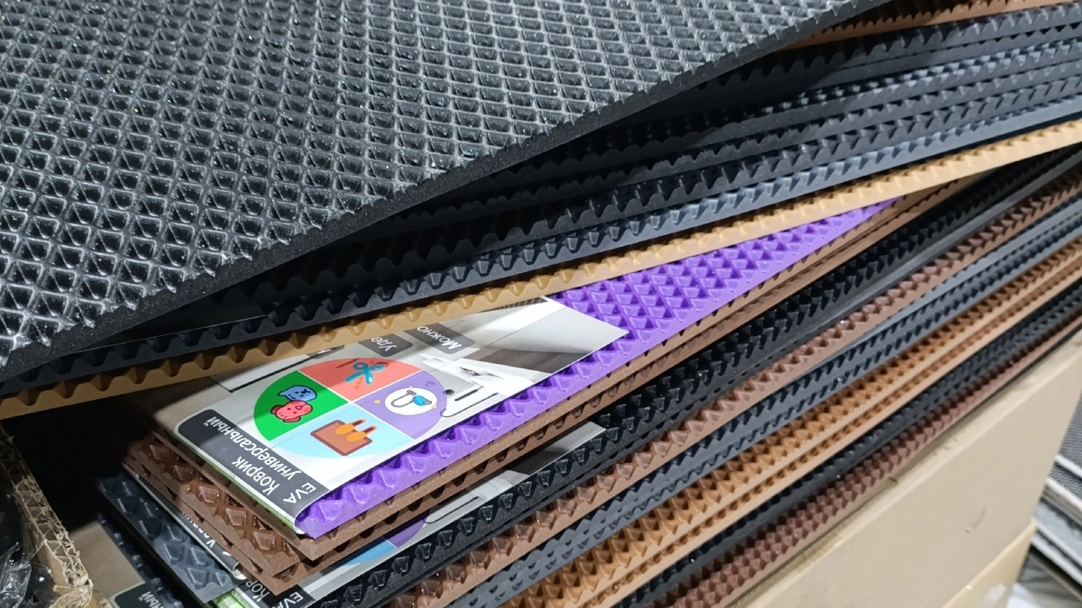 В "Светофоре" новинки: коврики для дома, табуретки для кухни, набор для мытья пола — множество интересных вещиц для дома и дачи