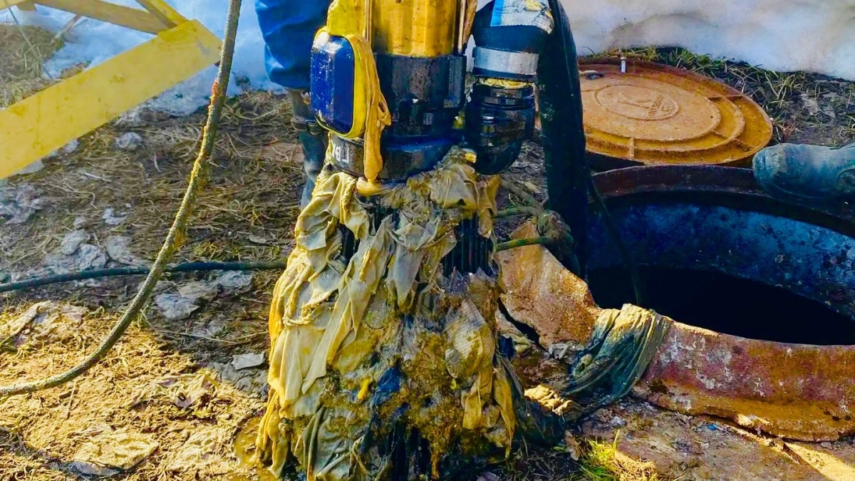 В пригороде Сыктывкара нечистоплотные граждане засорили канализацию