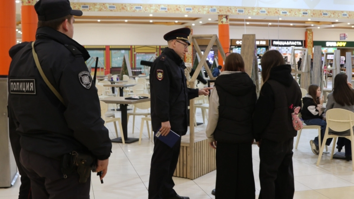 В рейдах в ТРЦ Сыктывкара полиция обнаружила двух пьяных подростков