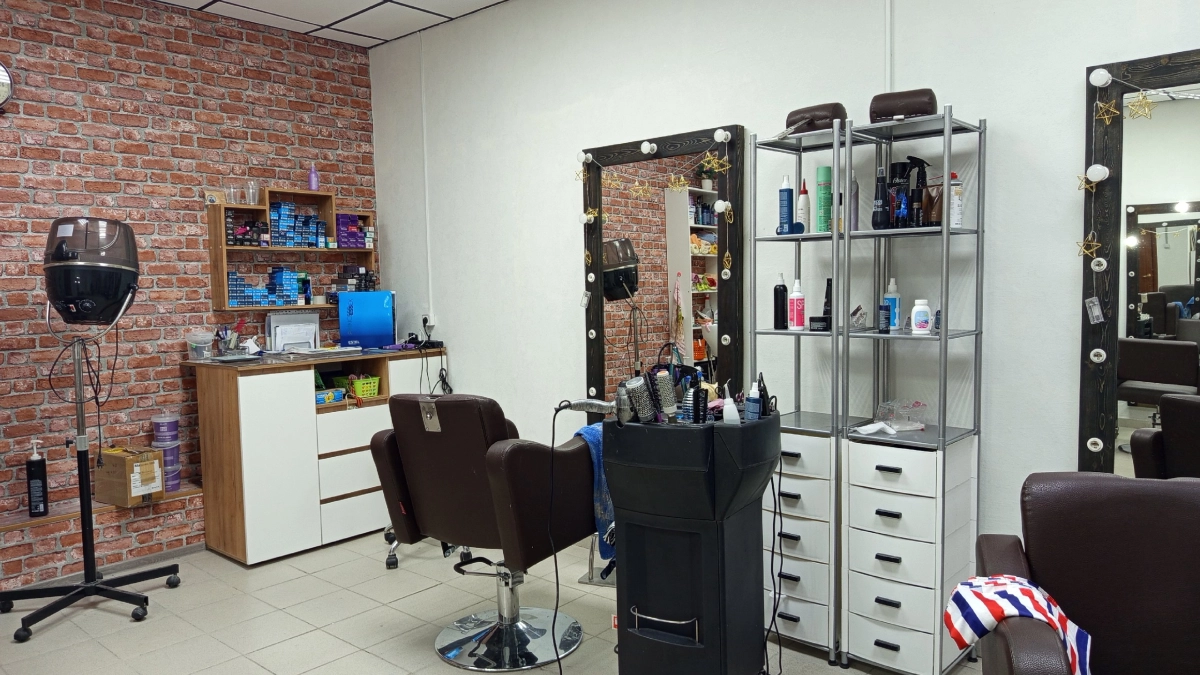 Каким цветом красить волосы весной-2026: пять оттенков, которые добавят даже в пасмурный день добавят яркости