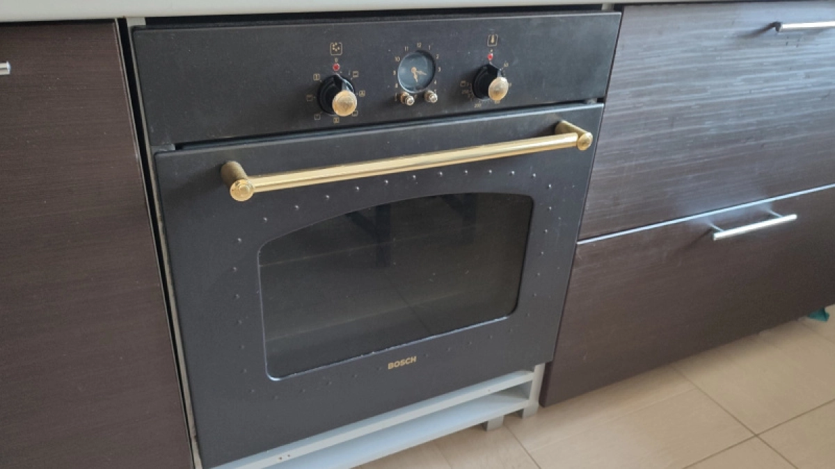 Кладу 2 ложки на противень: духовка отмоется паром без химии и скребков