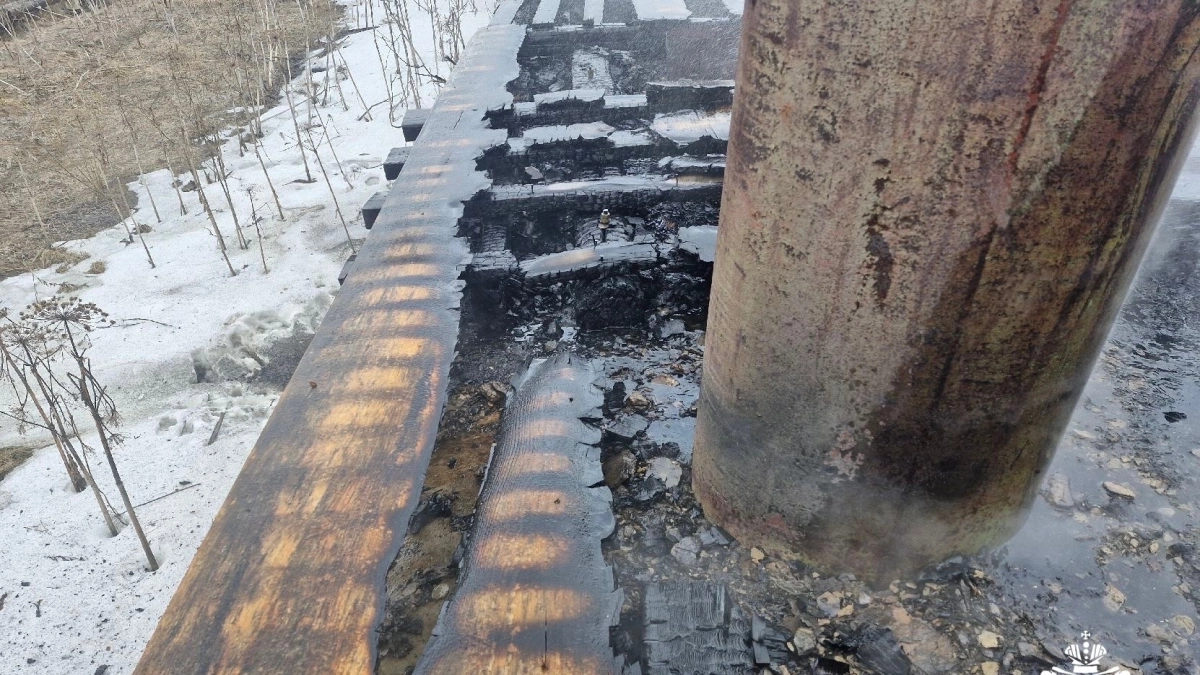 В Коми постройка сгорела из-за нарушений при топке печи