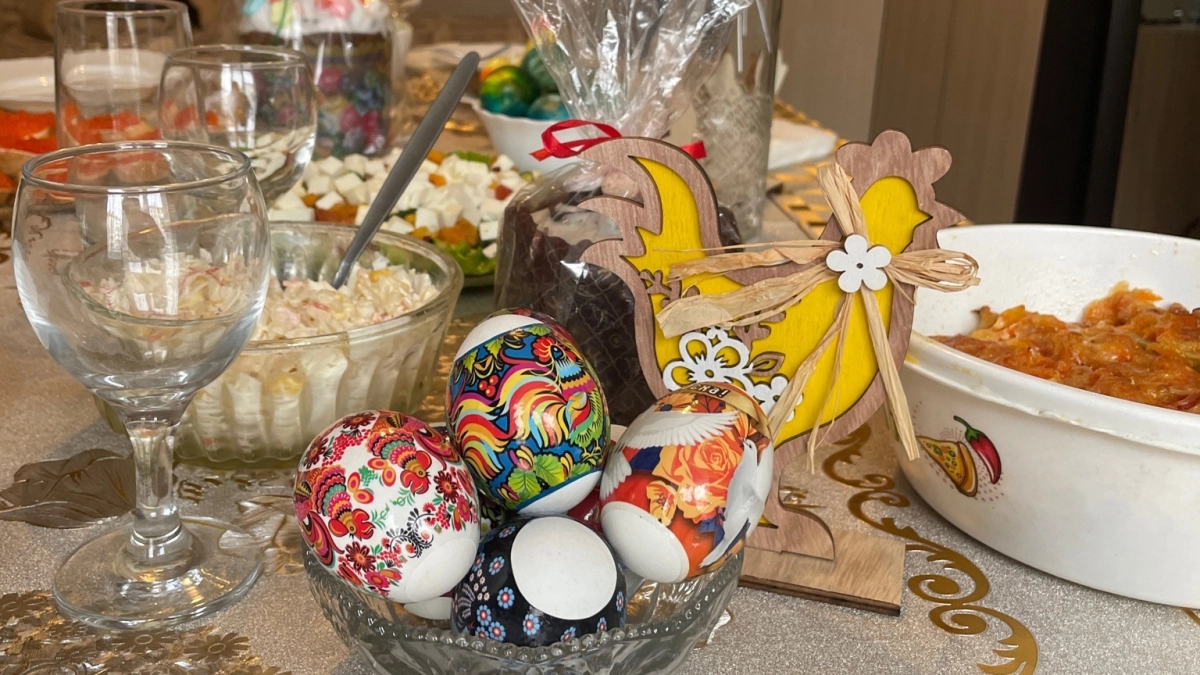 Чистый четверг или Великая суббота? Батюшка раскрыл, когда печь куличи и красить яйца к Пасхе