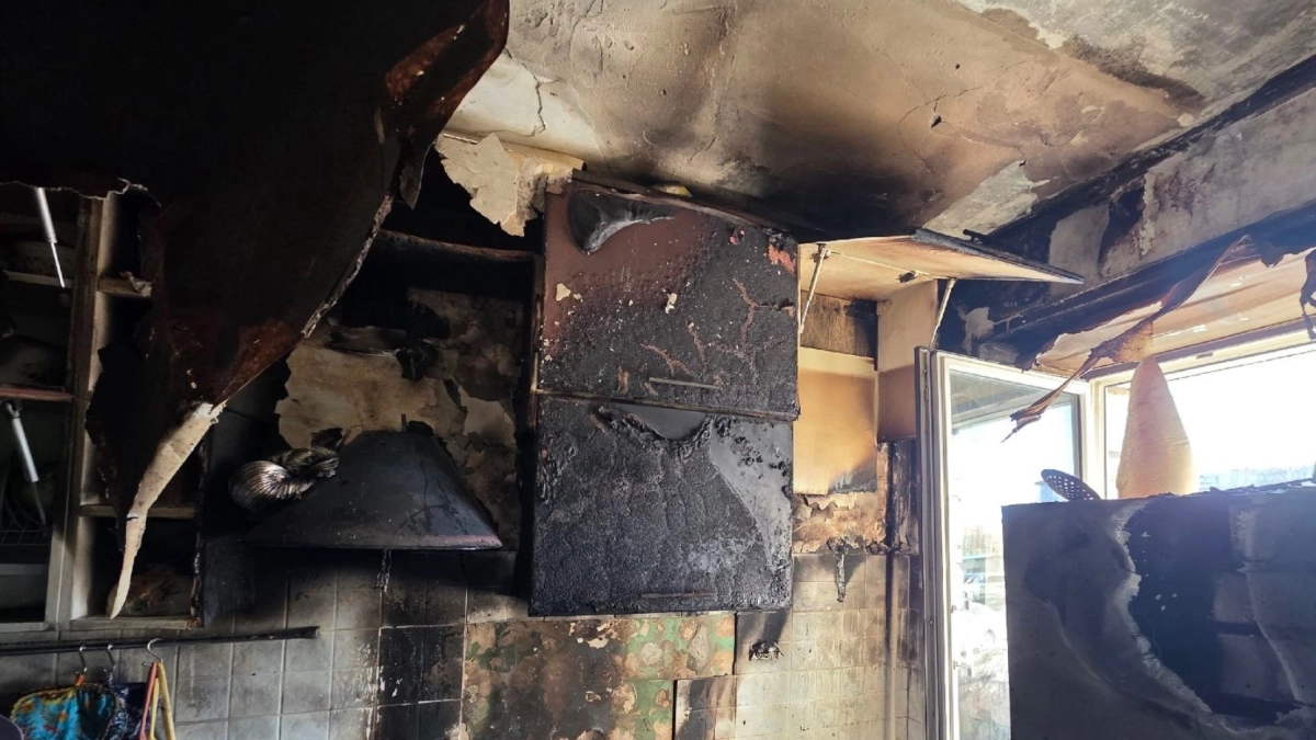 В Сыктывкаре 10 апреля пожарные тушили возгорания в квартире и хозпостройке