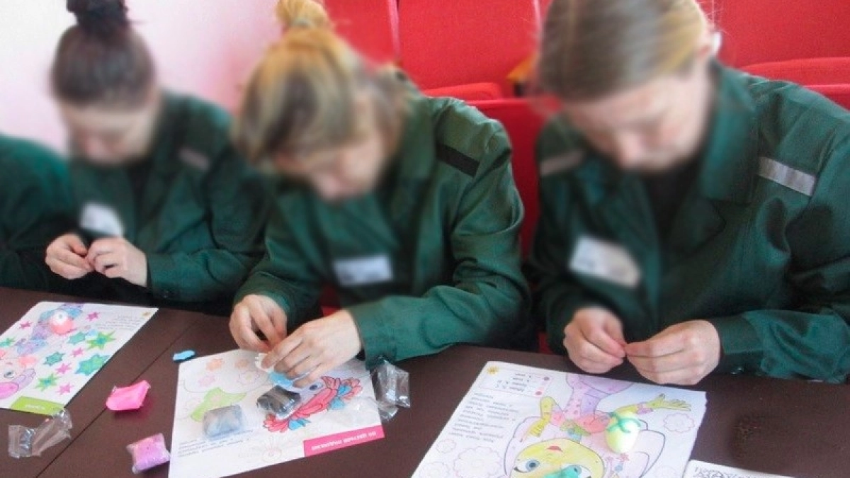 Осужденные в Коми лепили пасхальные фигурки на психологических занятиях