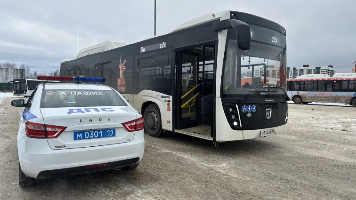 В Сыктывкаре водитель автобуса возил людей, не имея прав