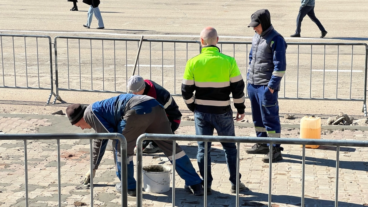 В Сыктывкаре начали восстанавливать брусчатку на Стефановской площади