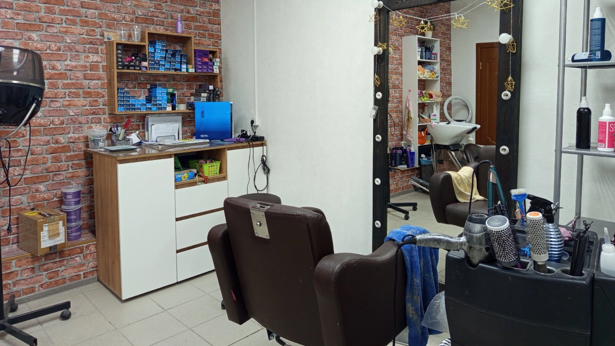 Как объяснить парикмахеру, что вы хотите объем, а не каскад "лесенкой" и не коротко