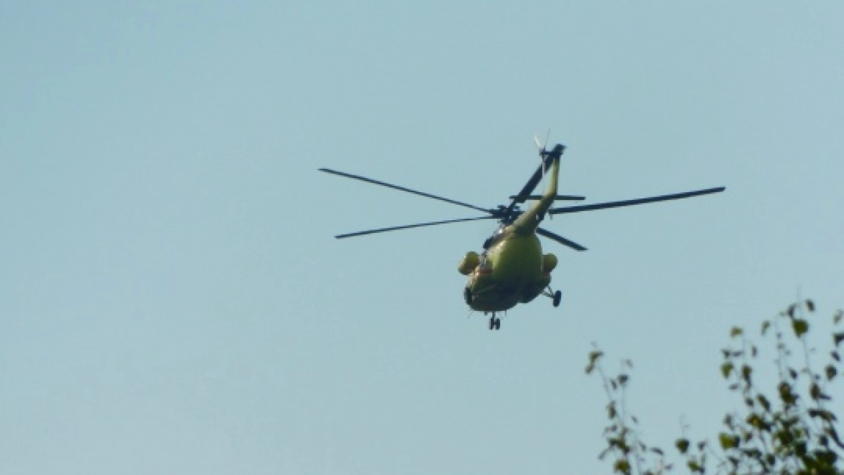 В Коми пациента с инсультом доставили к вертолету на снегоходе