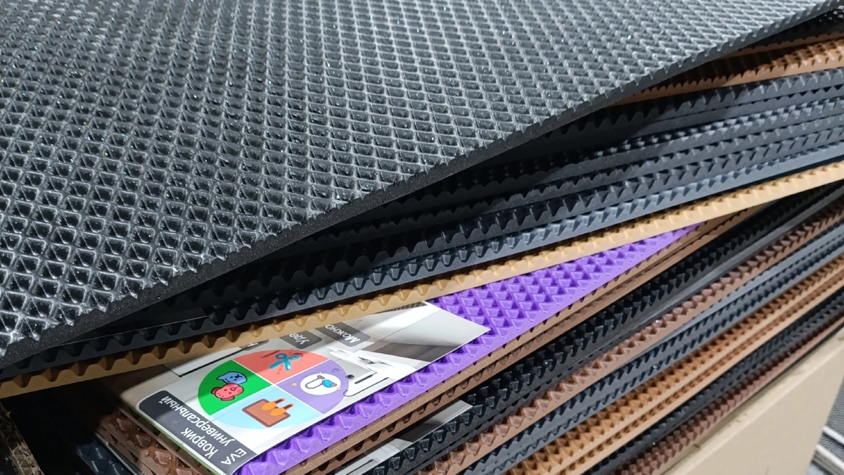 В "Светофоре" завоз: коврики для дома, табуретки для кухни, набор для мытья пола — множество полезных вещиц для дома и дачи