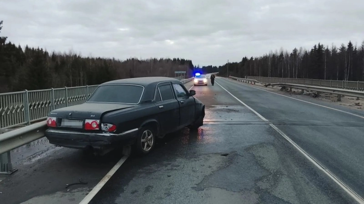 В Коми водитель “Волги” не справился с управлением на мосту