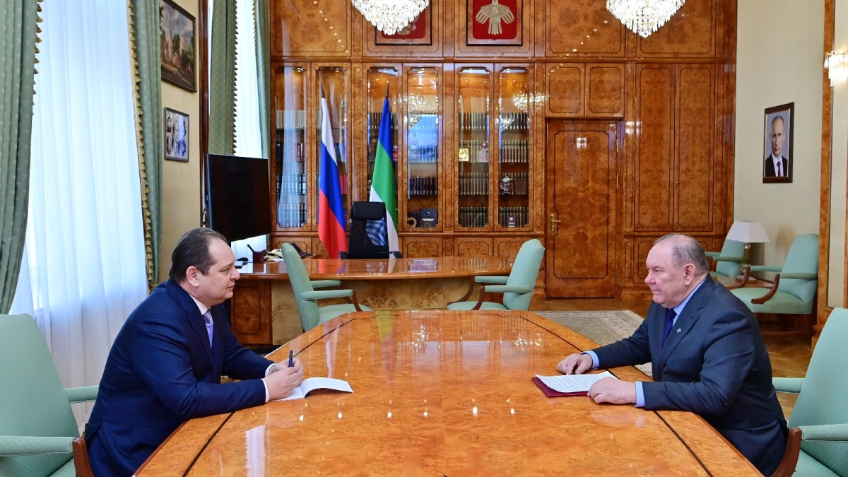 На сессии парламента Коми обсудят капремонт школы в Сыктывкаре и ограничение продажи алкоголя