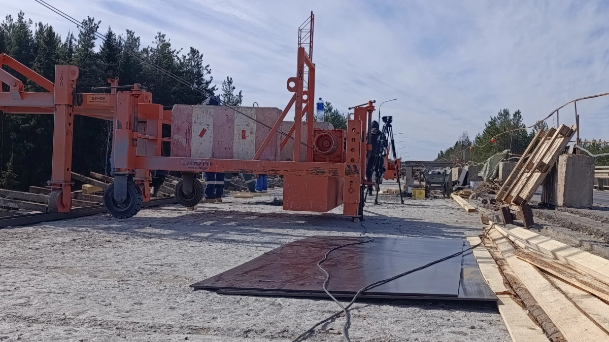 Ключевая транспортная переправа через реку Вычегда в Коми  будет готова до конца 2026 года