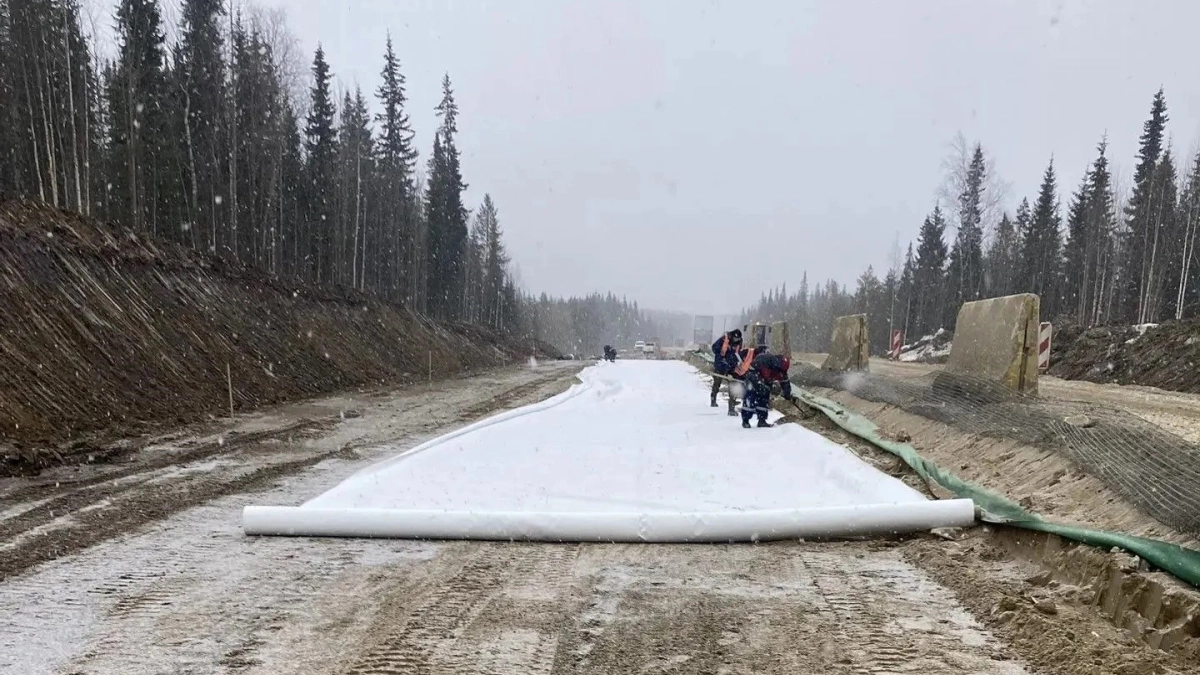 Крупнейший в республике участок трассы Сыктывкар – Нарьян-Мар ремонтируют с опережением сроков
