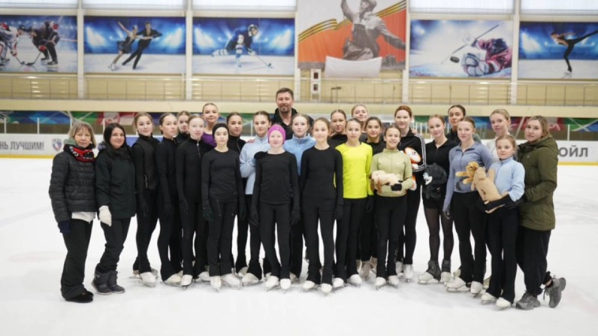 Александр Смирнов провёл мастер‑класс для юных фигуристов в Коми