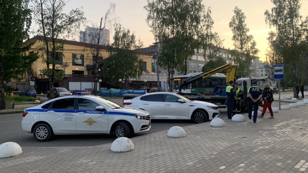 Почему ГАИ стала штрафовать водителей за остановку прямо в пробке на дороге