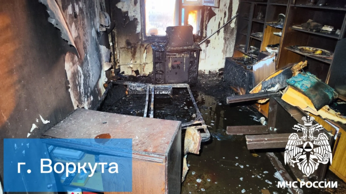 В Коми из горящей квартиры спасли мужчину 