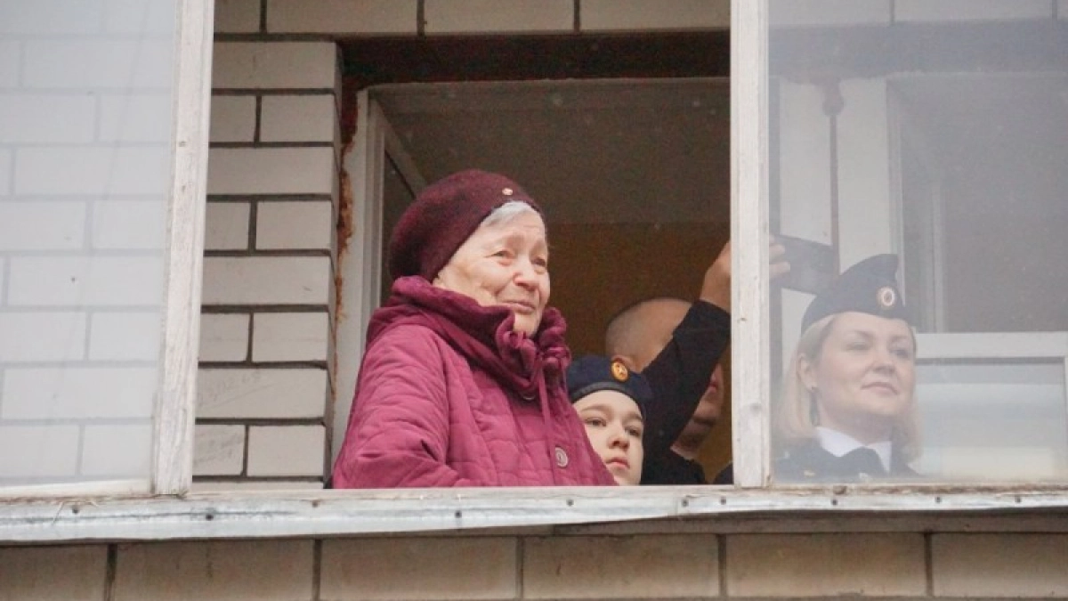 92-летнему ветерану из Сыктывкара вручили священный символ Победы